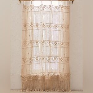 NWOT Urban Outfitters Magnolia Macramé Window Panel